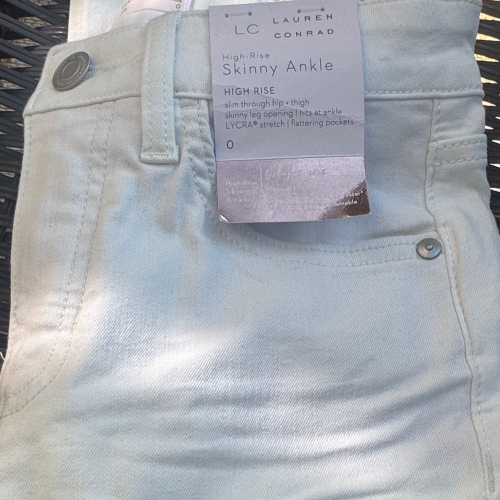 LC Lauren Conrad Women's Cream High-Rise Skinny Jeans